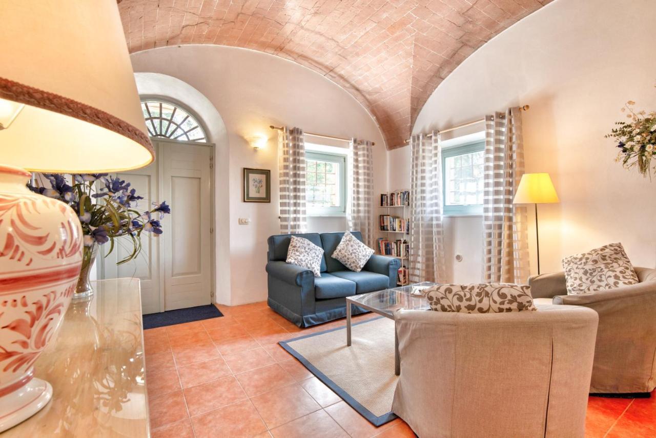 Appartamenti Villa La Fonte Сан-Джиминьяно Экстерьер фото